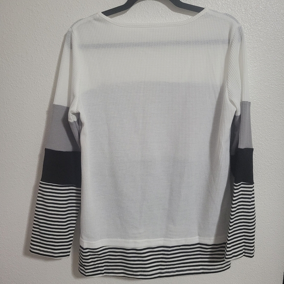 NWT Dash Outfitters color block top - Picture 5 of 6